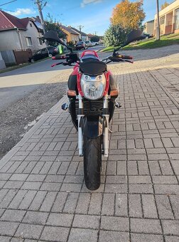 Suzuki GSR 600 - 11