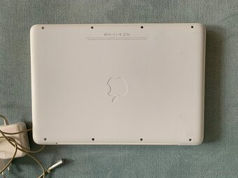 Macbook 2010 biely 16gb - 11