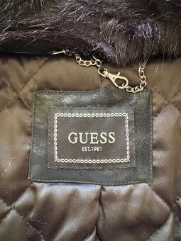 Koženka Guess L čierna dámska - 11