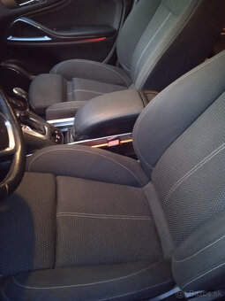 Opel zafira III turer 7miestne - 11