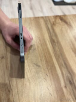 Apple iPad mini (2024) 64GB - 11