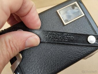 Fotoaparát Kodak Brownie + pouzdro - 11