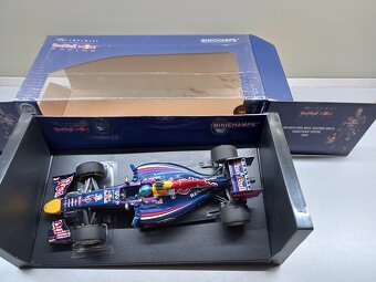 F1 INFINITI RED BULL RB10 2013 VETTEL MINICHAMPS 1:18 - 11