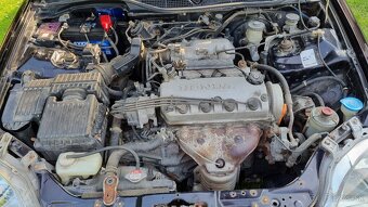 Honda Civic 1,5 VTEC LS 84 KW - 11