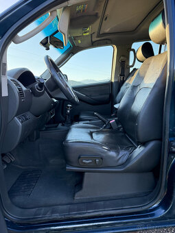 NISSAN NAVARA DOUBLE CAB 2,5 - 11