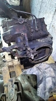 Rozpredam traktor zetor 7745 na Nahradne diely - 11