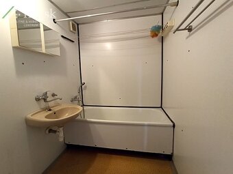3-IZB.BYT S BALKÓNOM - HRNČIARSKA, STROPKOV - 11