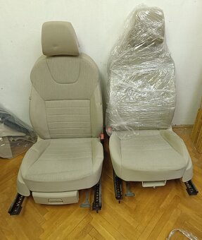 Škoda Octavia III Combi 2014 5E5 kompletne biely interiér - 11