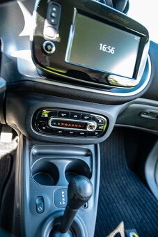 Predám Mercedes Smart fortwo coupe, benzín 66 kW, 6st.automa - 11