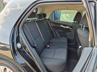 Toyota Auris 1.4 I VVT-i Sol - 11