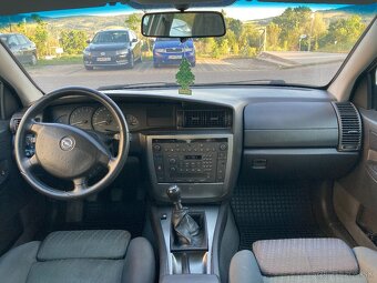 Opel Omega 2.6 V6 - 11