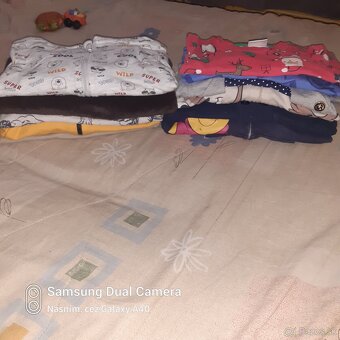 Predám detské oblečenie topanky a odrážadlo a trojkolku - 11