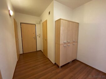 Dvojizbový byt s balkónom vo Zvolene na prenájom - 11