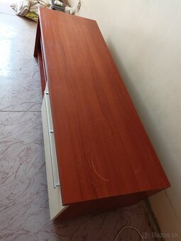 Skrinka na TV - 11