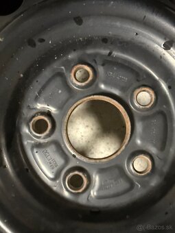 205/60 r 16 s plechovými diskami 5x114,3 et 50 - 11