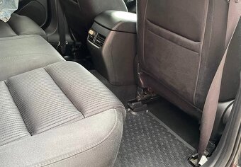 Predám Mazda 6 2,2d automat combi (wagon) - 11