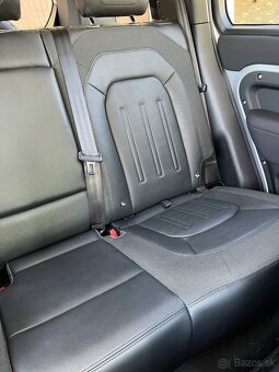 LAND ROVER DEFENDER - 11