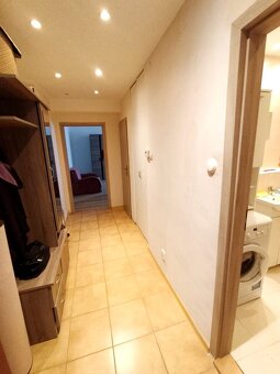 Na predaj priestranný 1 izbový byt s vlastným kúrením - blíz - 11