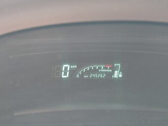 Toyota Yaris 1.0 benzín NOVÁ STK/EM - 11