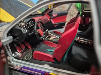 Prodám model 1:18 Mazda RX8 - 11