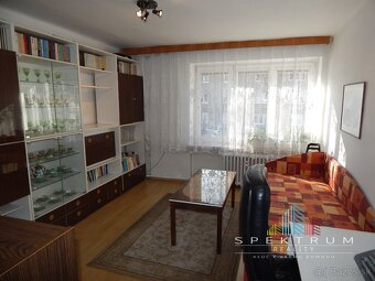SPEKTRUM REALITY- Na Predaj 3-izbový byt, 82 m2, Handlová, u - 11