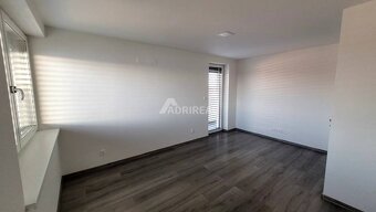 PREDAJ:3-izb. byt s balkónom;novostavba-Galanta;80m2;160.000 - 11