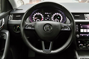 Škoda Octavia Combi 2.0 TDI DSG Executive - 11