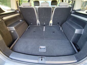 Volkswagen Touran - 11