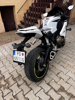 Honda cbr 1000rr - 11