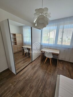 Prenájom 3izbový byt na Zobore s klímou + loggia a bezproblé - 11