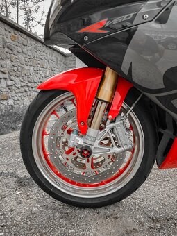 APRILIA RSV1000R FACTORY - 11
