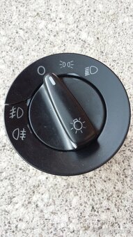 Poistková skrinka Golf 4 - 11