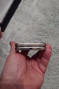 Samsung galaxy FLIP 5 - 11
