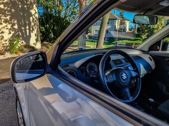 SUZUKI Swift 1.3 68kw - 11