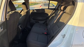 KIA Sportage 1.7 CRDi 7DCT 2WD Gold - 11