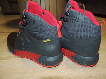 Vivobarefoot a Helly Hansen Vanir - 11