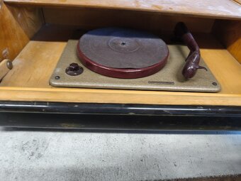 Staré váhy, kufor ,gramofón.... - 11