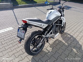 Kawasaki ER6n - 11