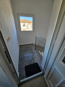 Chorvátsko, pekný 1 izbový apartmán s parkingom na VIRe. - 11