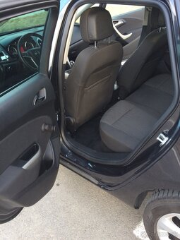 Predám Opel Astra J 1.7 CDTI 2012 - 11