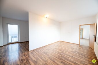 PRENÁJOM 2 IZBOVÉHO BYTU S MODERNOU DISPOZÍCIOU - 11