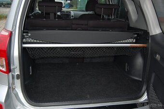 Toyota RAV4 2.0 benzín - 11