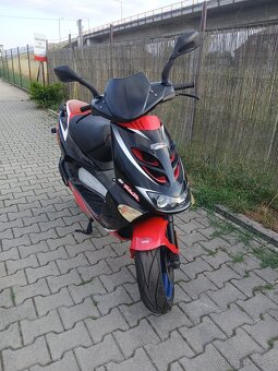 Aprilia SR 50 - 11