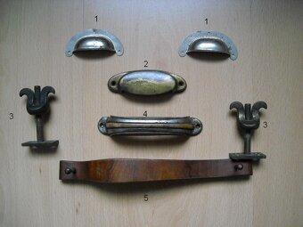 Kovania,úchytky catalin a iné - 11