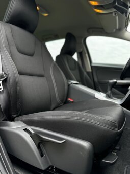 Volvo V60 D3 Cross Country 2.0D,Momentum,1Majiteľ - 11