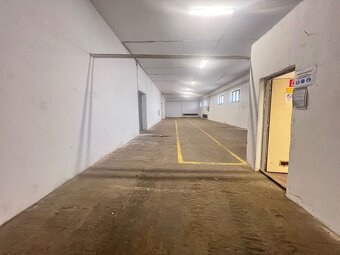 Na prenájom sklad 1474 m² s nakladacími rampami a kancelársk - 11