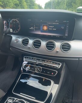 Mercedes-Benz E 200d sedan 4MATIC A/T - 11