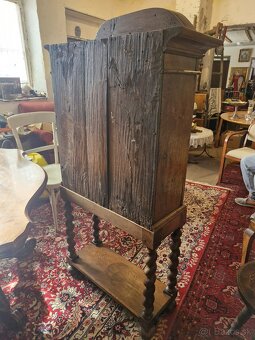 Starožitná skrinka - 11