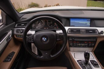 BMW Rad 7 740d xDrive 01/2011 - 11