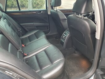 Škoda Superb Combi 1.6 TDI CR DPF Elegance - 11